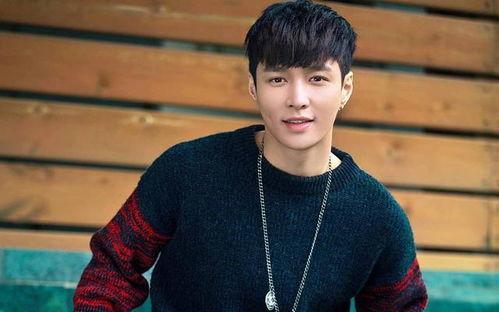 张艺兴哈哈吃瓜视频,娱乐圈的轻松一幕